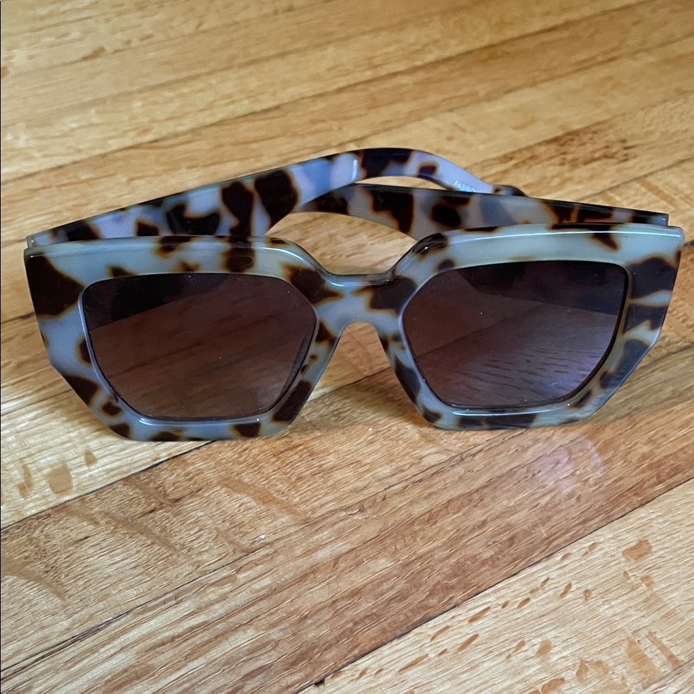 Free People Brown and Cream Patterned Sunglasses